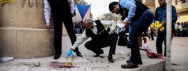 Attaque contre 1 église du Caire faut au moins 10 morts 